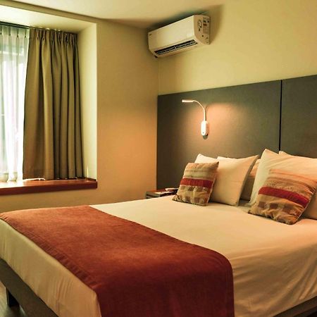 Hotel Eurotel El Bosque ซานติอาโก ภายนอก รูปภาพ