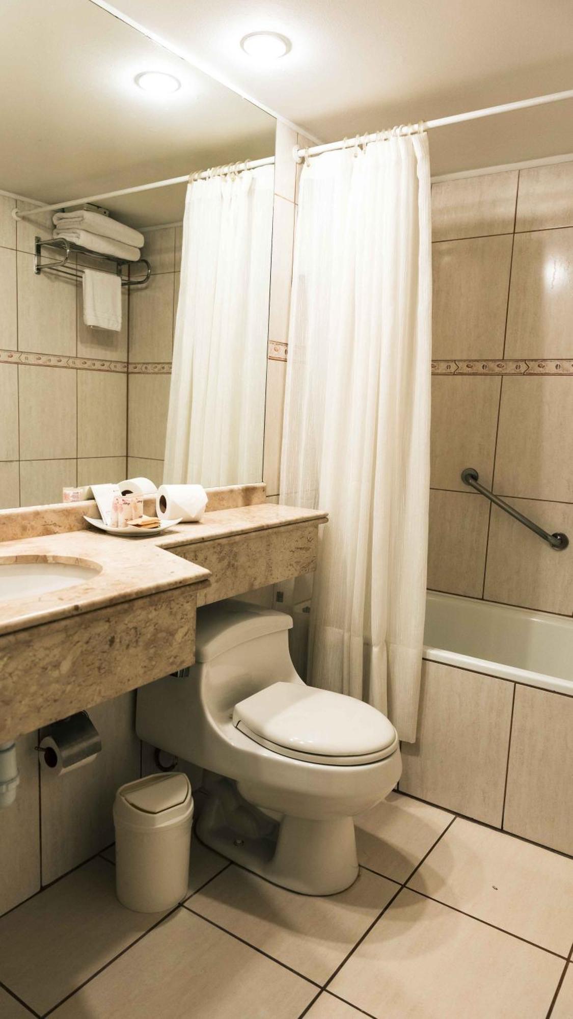 Hotel Eurotel El Bosque ซานติอาโก ภายนอก รูปภาพ
