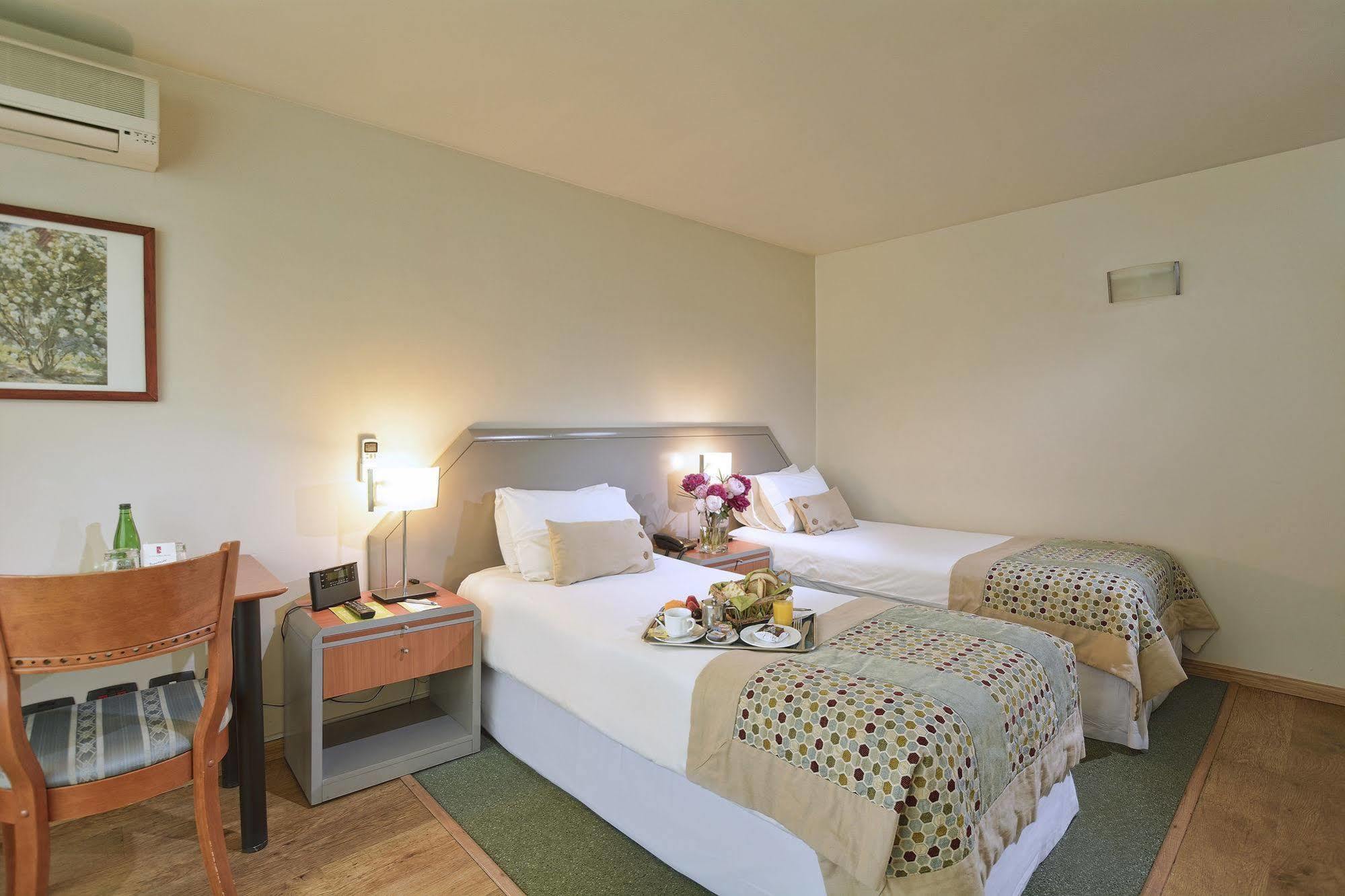 Hotel Eurotel El Bosque ซานติอาโก ภายนอก รูปภาพ