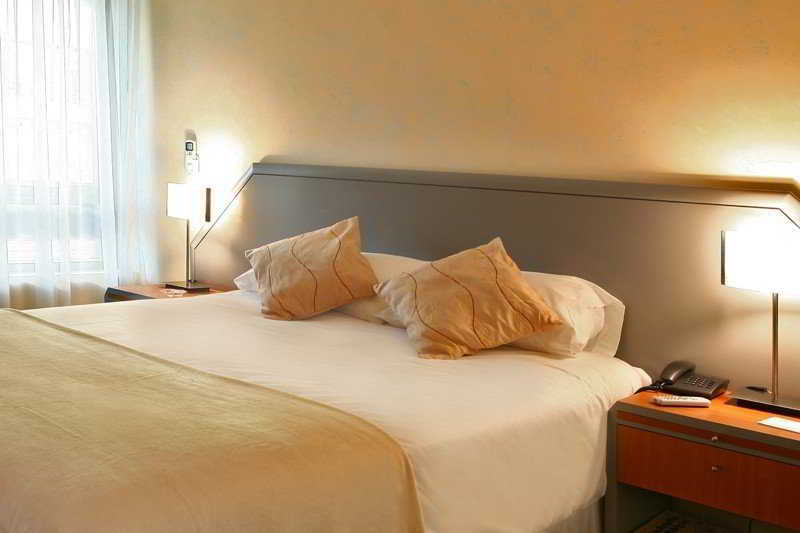 Hotel Eurotel El Bosque ซานติอาโก ภายนอก รูปภาพ